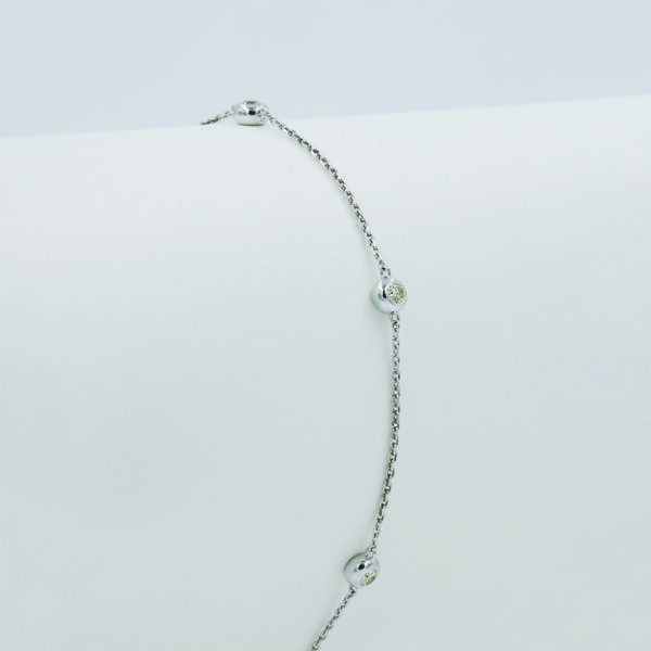 BR0681-B Three Diamonds Bracelet in White Gold - Side View